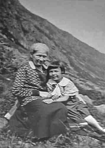 Bild 1: Ruth mit ihrer Mutter