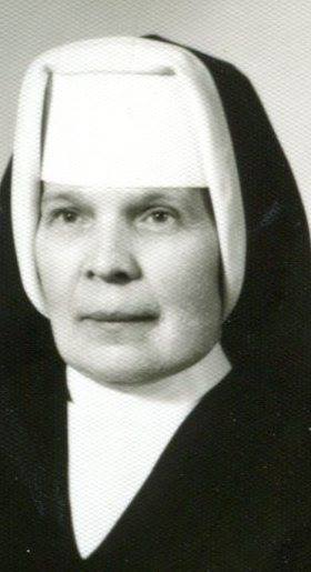 Schwester Klara Kotulska im Waisenhaus in Duszniki