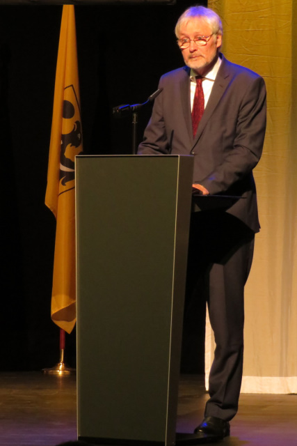 Generalkonsul Hans Jörg Neumann vom Deutschen Generalkonsulat in Breslau sprach die Laudatio für Helmut Goebel.
