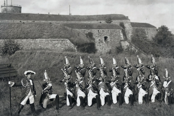 Husaren vor der Festung