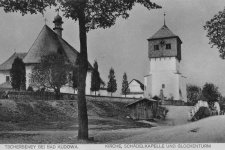 Kirche, Sch&auml;delkappelle und Glockenturm