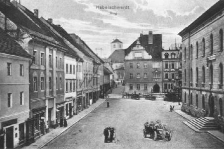 Ring mit Rathaus