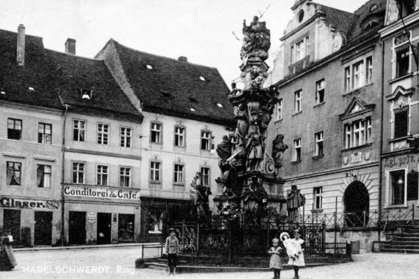Ring mit Dreifaltigkeitssäule