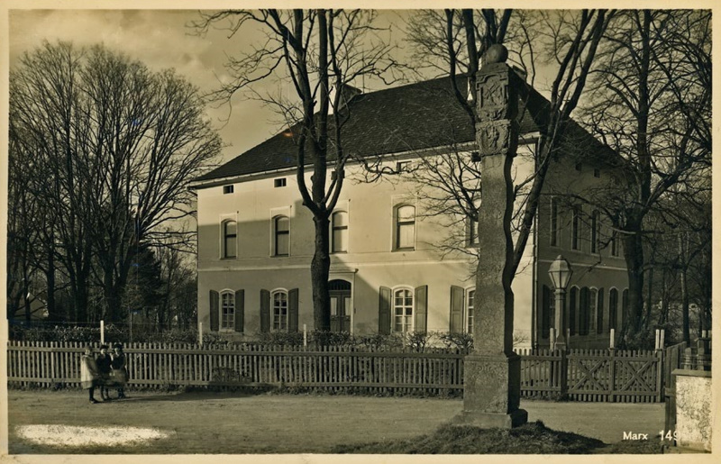 Schloss und Pestsäule