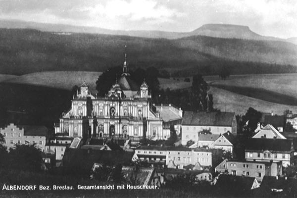 Gesamtansicht mit Heuscheuer