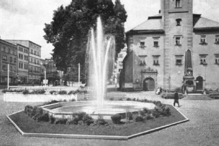 Ring mit Rathaus