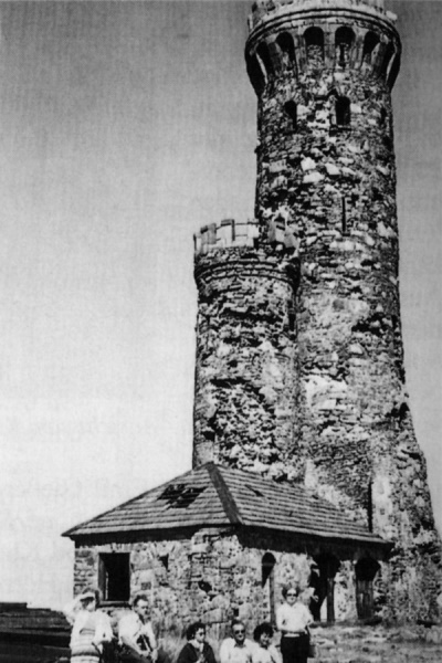 Schneebergturm mit Bauschäden um 1973