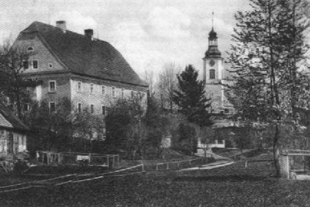Ortsmitte mit Kirche